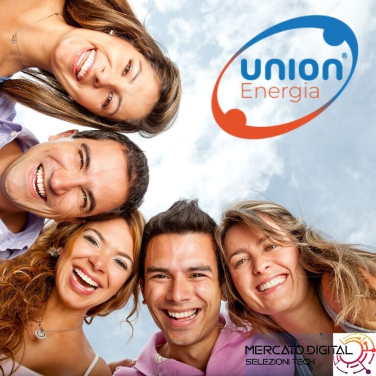 Union energia recensioni. Volti sorridenti di clienti soddisfatti con sfondo di cielo azzurro e logo di union e di mercato.digital